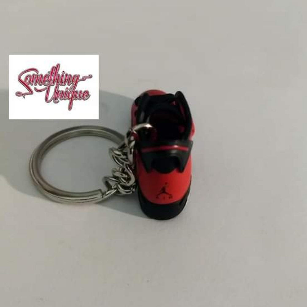 Mini Shoe Keychain - Picture 2 of 3